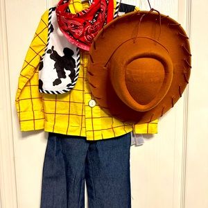Disney store WoodyToy Story Costume 4T
